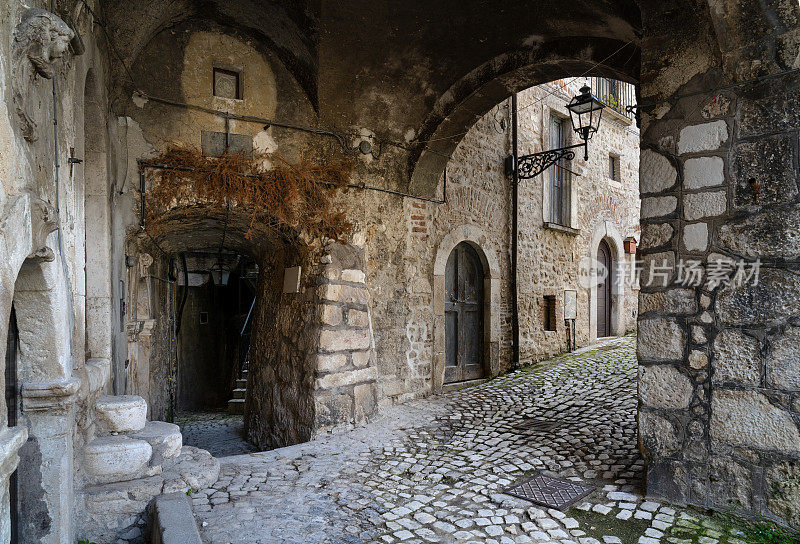 中世纪城镇中心，Campo di Giove Abruzzo意大利